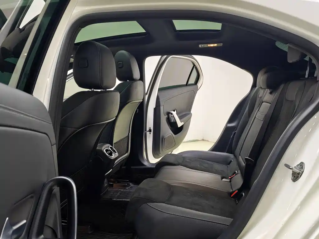 Mercedes-Benz A-Class — миниатюра 11