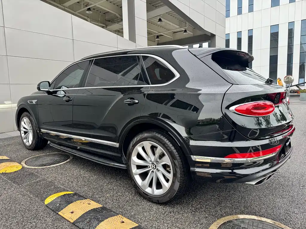 Bentley Bentayga — миниатюра 11