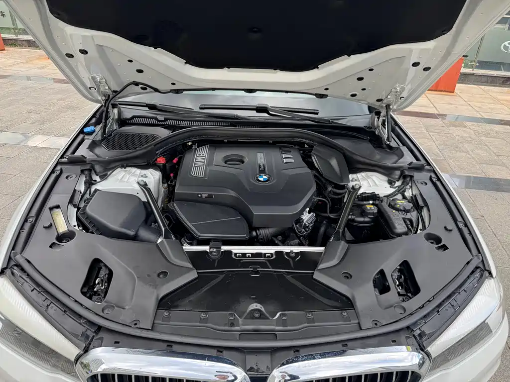 BMW 5 Series — миниатюра 32