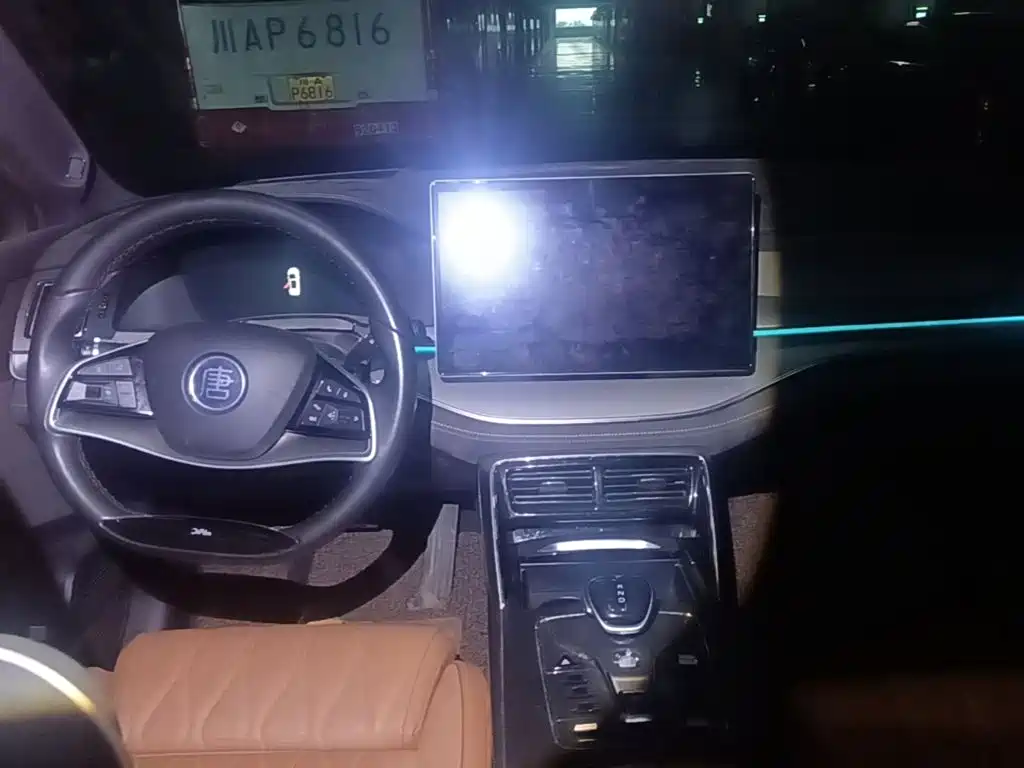 BYD Tang New Energy — миниатюра 11
