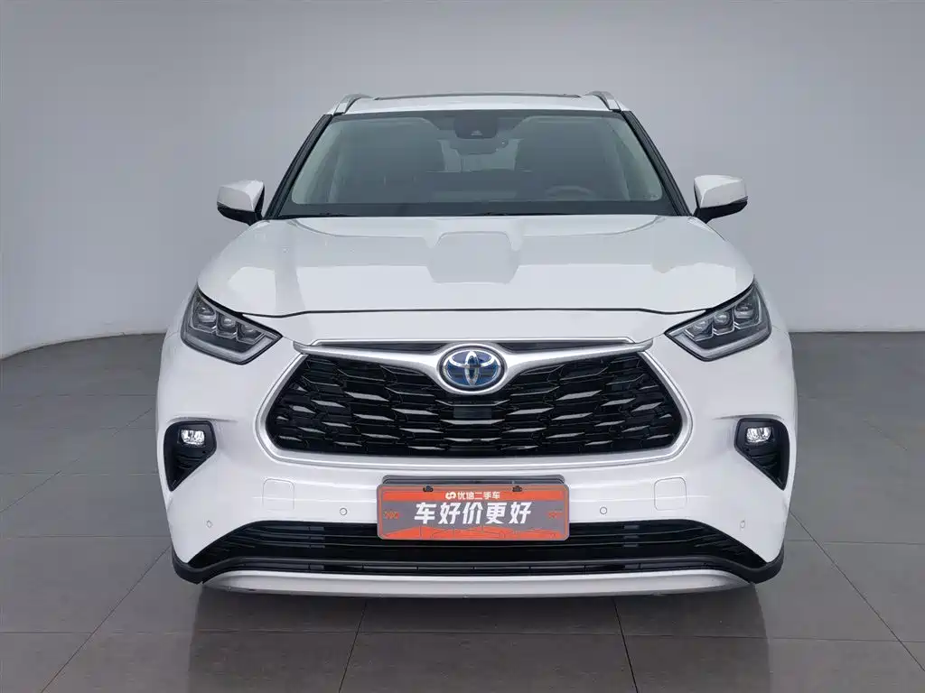 Toyota Highlander 2022 2.5L Luxury 7 мест