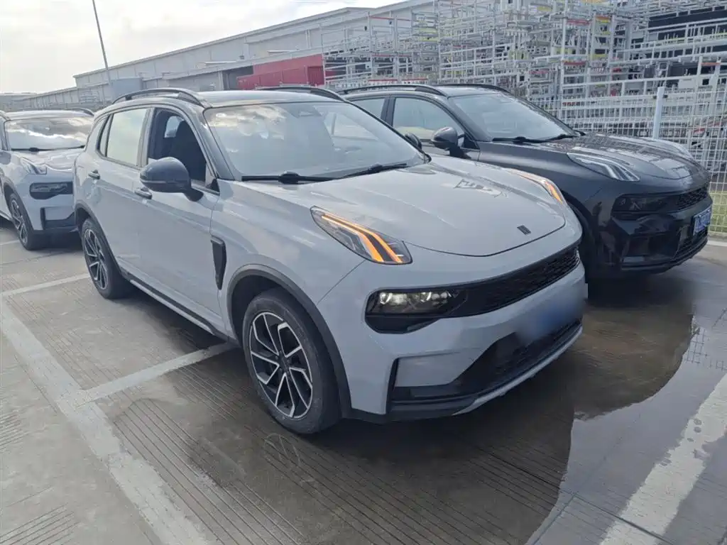 Lynk & Co 01 - фото 22