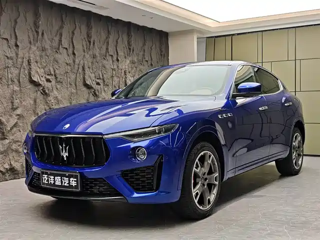 MASERATI LEVANTE 2023