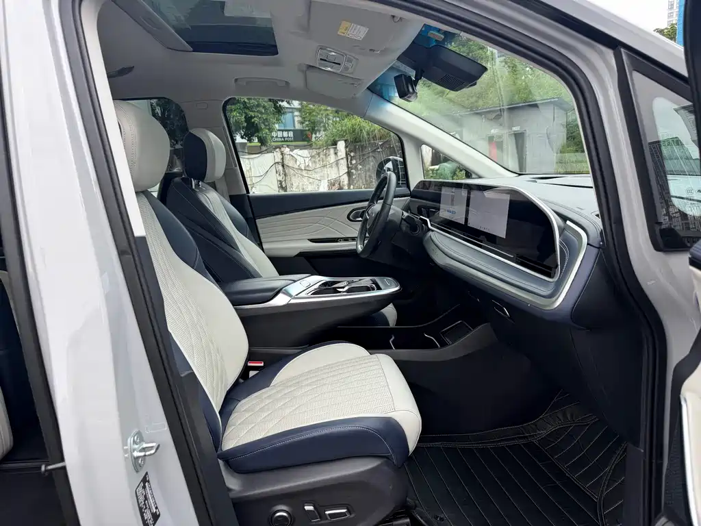 MAXUS G90 — миниатюра 9
