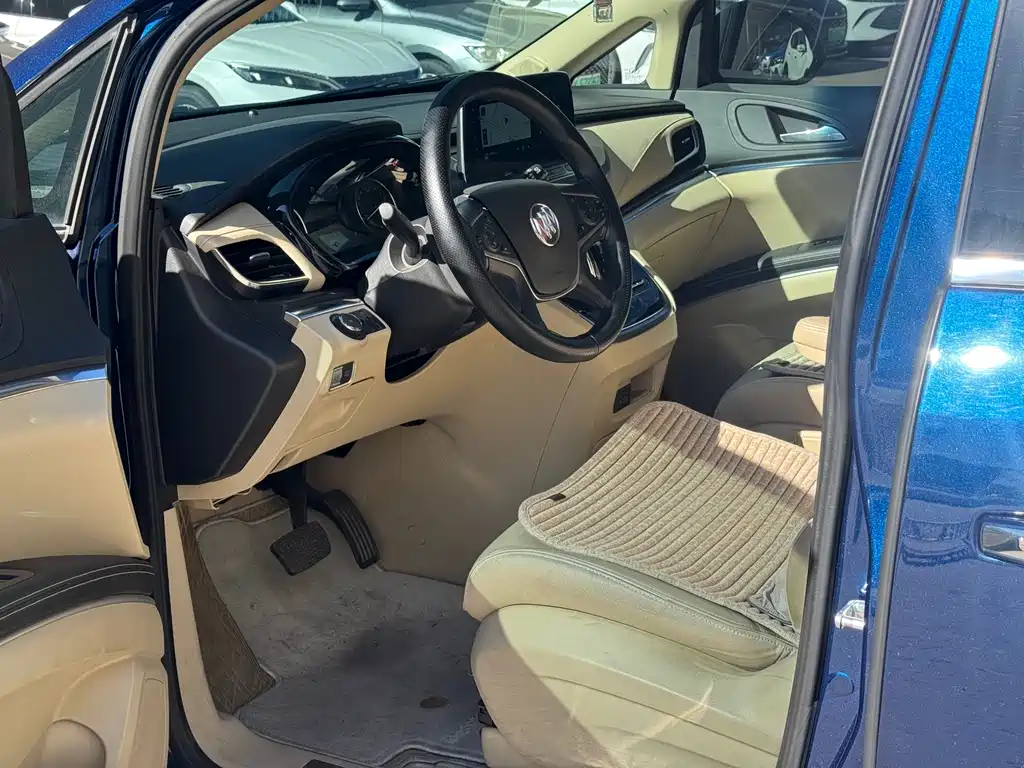 Buick GL8 — миниатюра 9