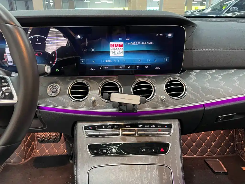 Mercedes-Benz E-Class — миниатюра 3