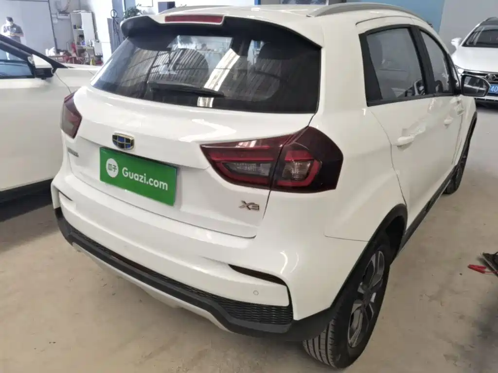 Geely Vision X3 — миниатюра 7