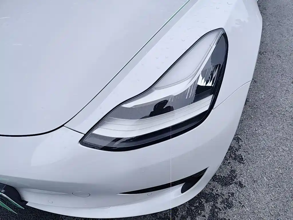 Tesla Model 3 — миниатюра 18