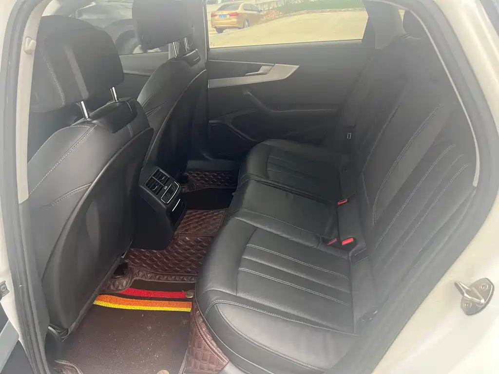 Audi A4L 2020 40 TFSI Luxury
