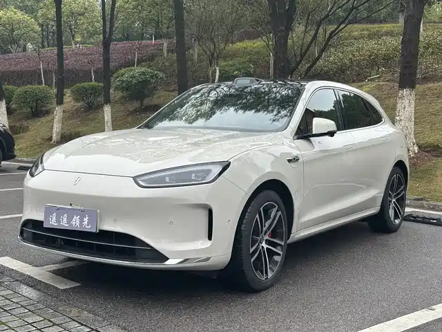 AITO ASK THE WORLD M5 2025