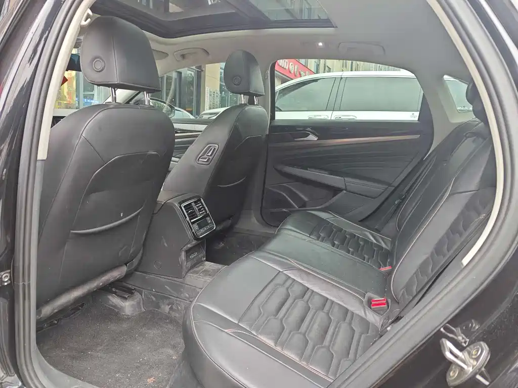 Volkswagen Passat — миниатюра 8