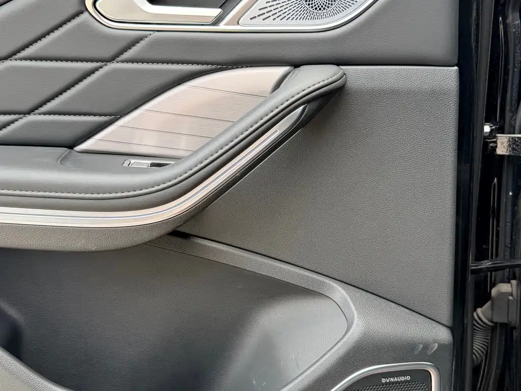 Hongqi Hongqi HS7 PHEV — миниатюра 20