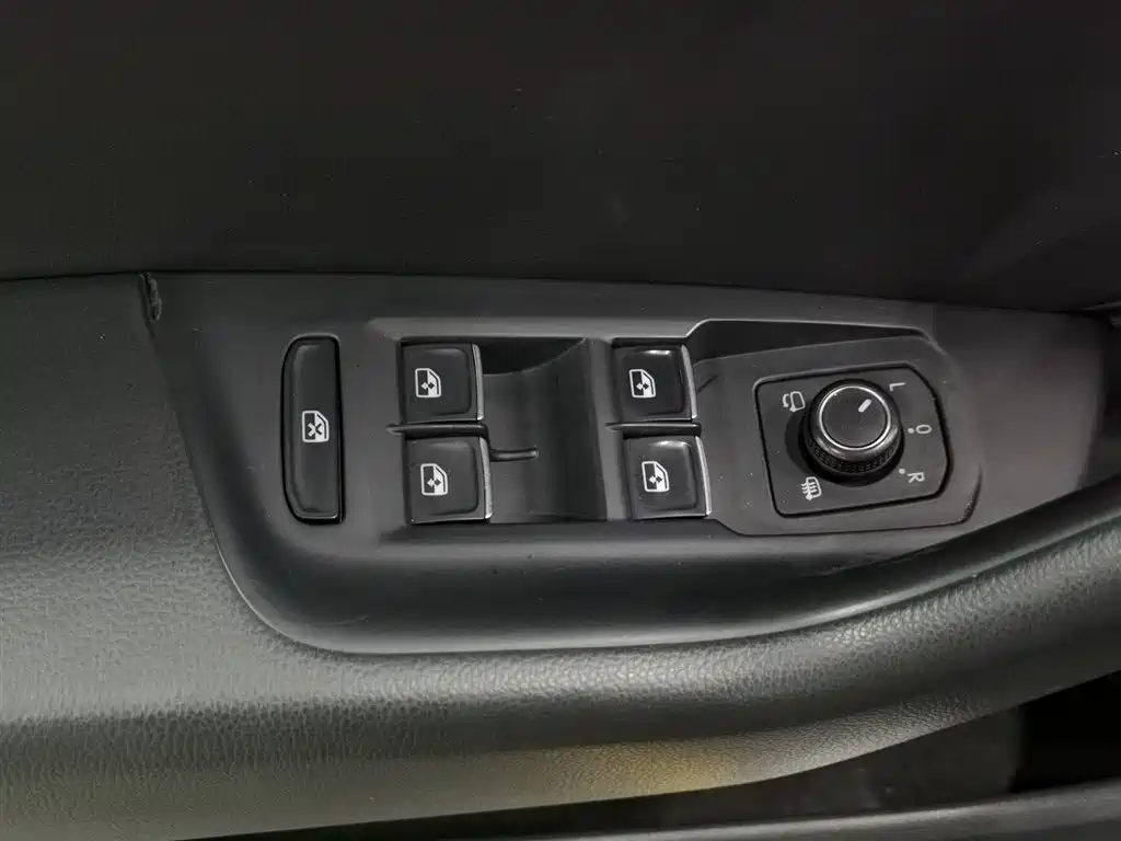 Volkswagen Magotan 2019 330TSI DSG Lead VI