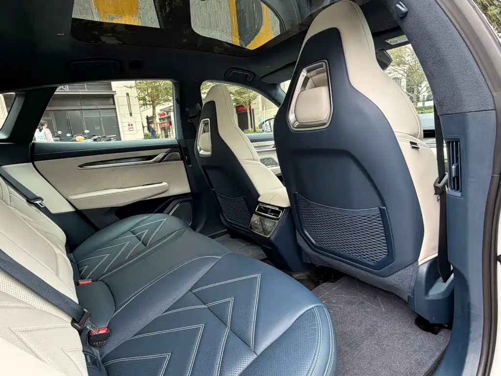 ZEEKR EXTREME KRYPTON 001