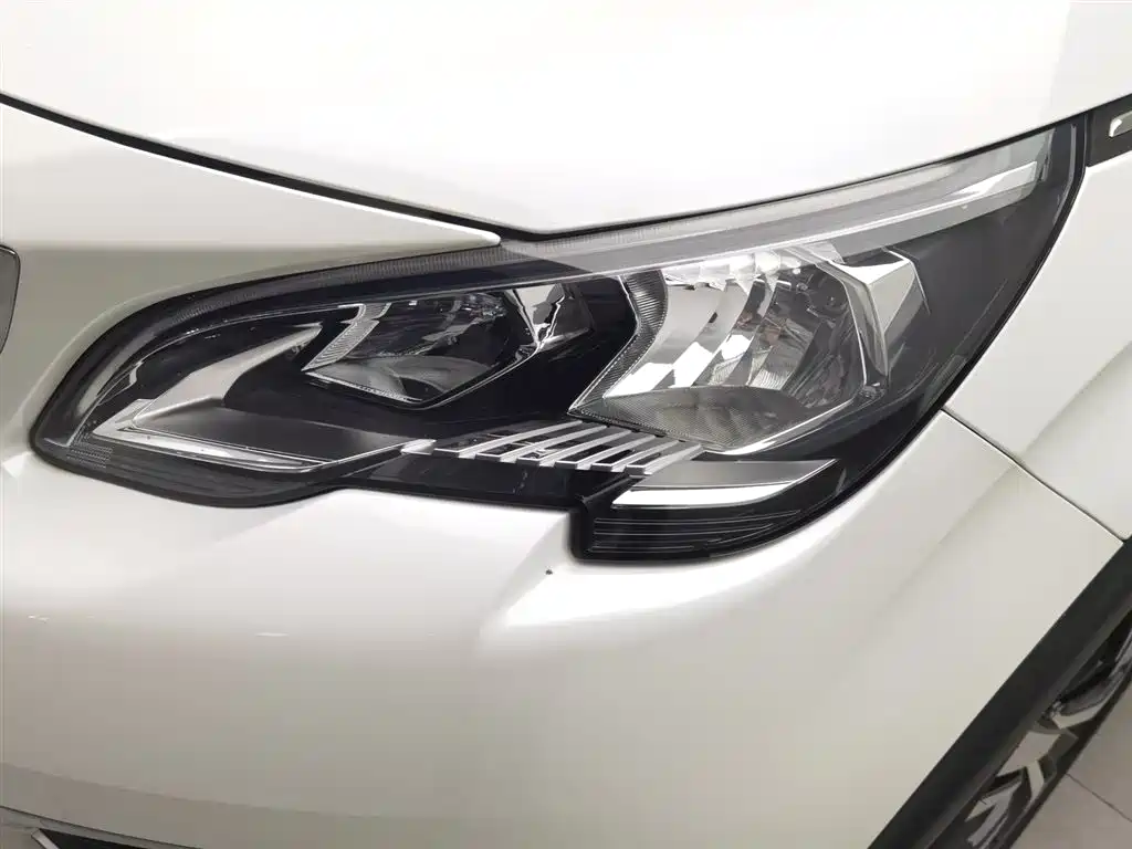 Peugeot 5008 2017 380THP 7 мест Elite