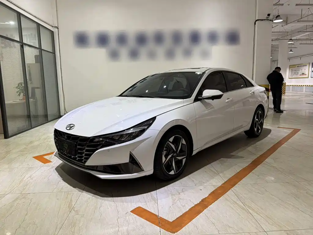 Hyundai Elantra — миниатюра 3