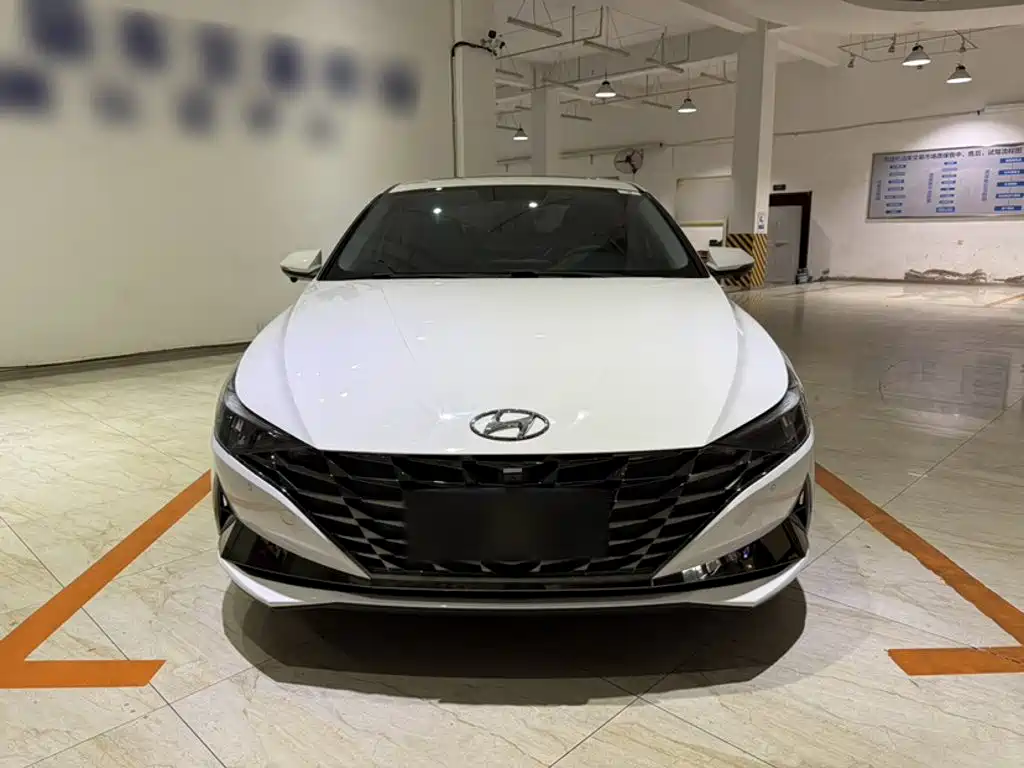 Hyundai Elantra — миниатюра 10