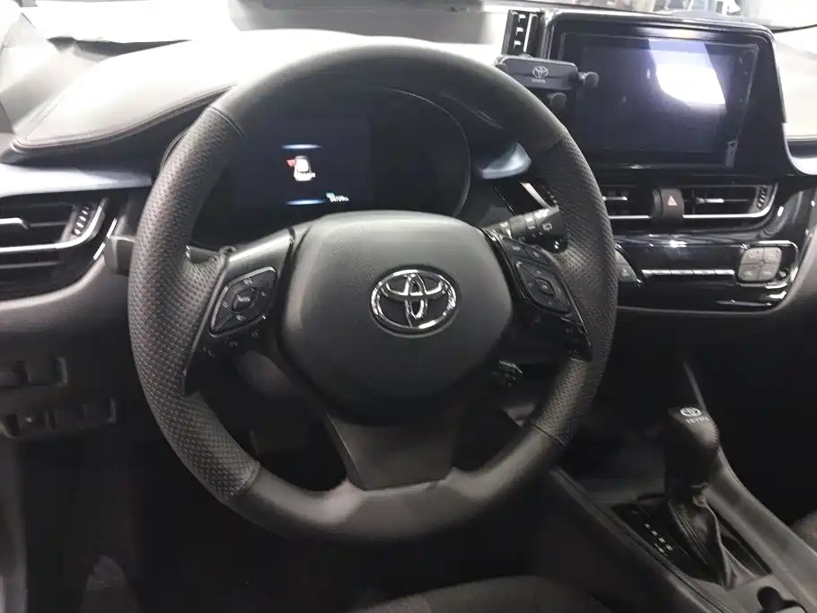 Toyota IZOA — миниатюра 15
