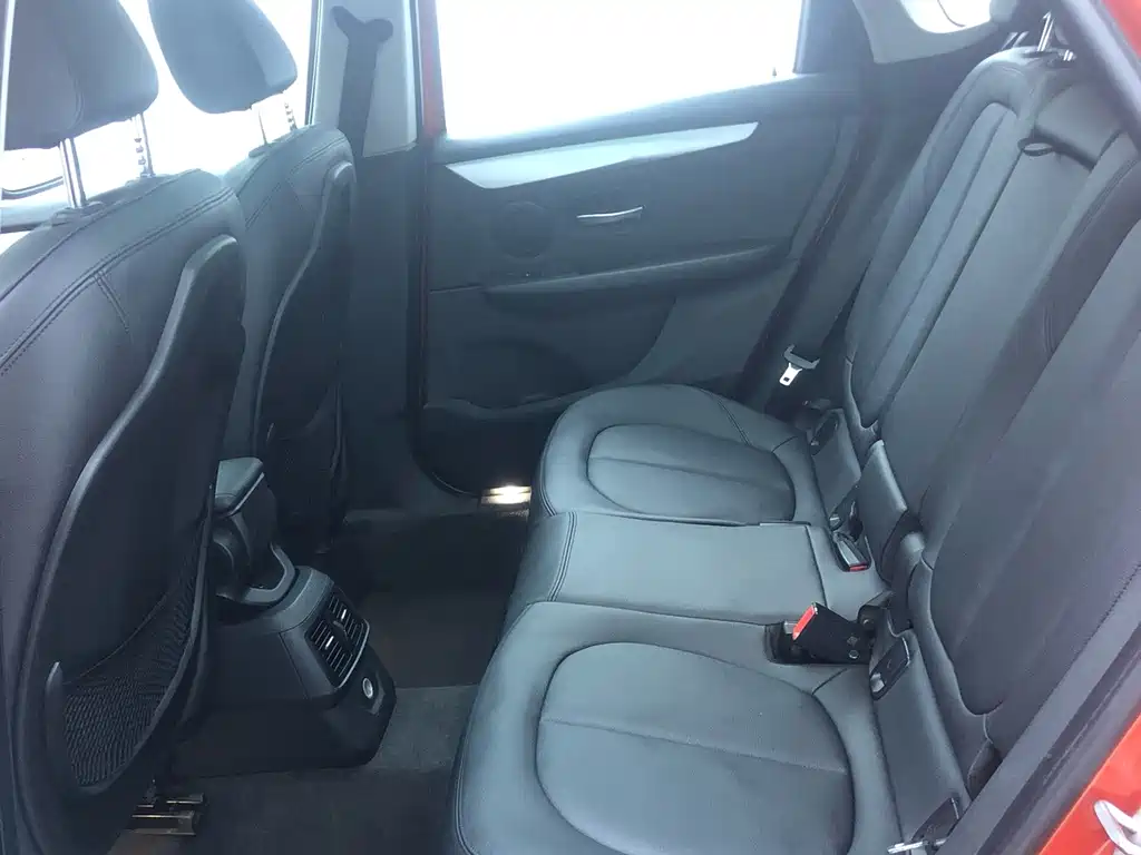 BMW 2 Series Active Tourer — миниатюра 16