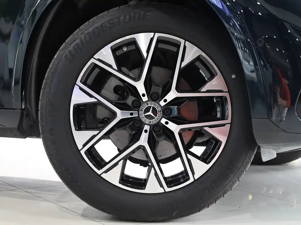 Mercedes-Benz GLC 2023 GLC 260 L 4MATIC Luxury 5 мест