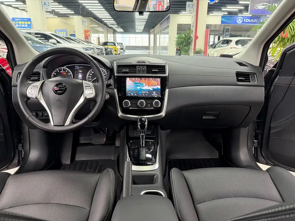 Nissan Tiida — миниатюра 17
