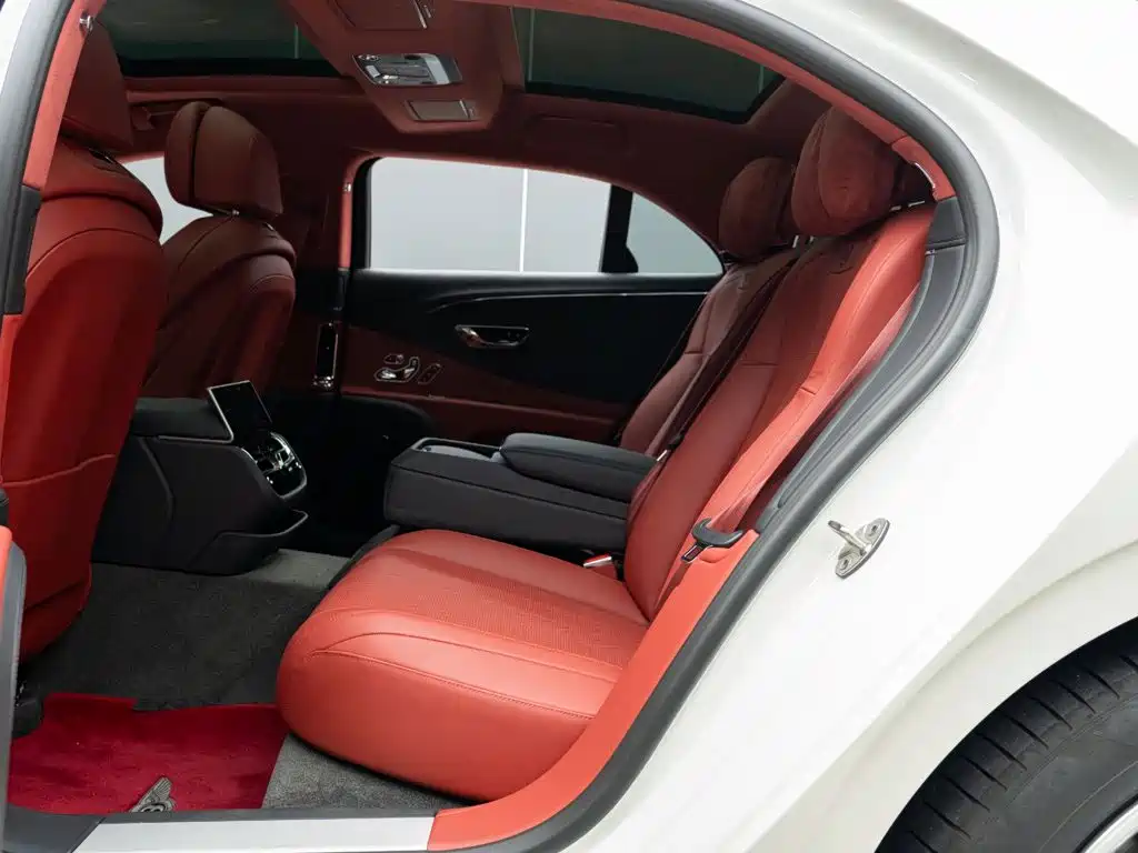 Bentley Flying Spur — миниатюра 11