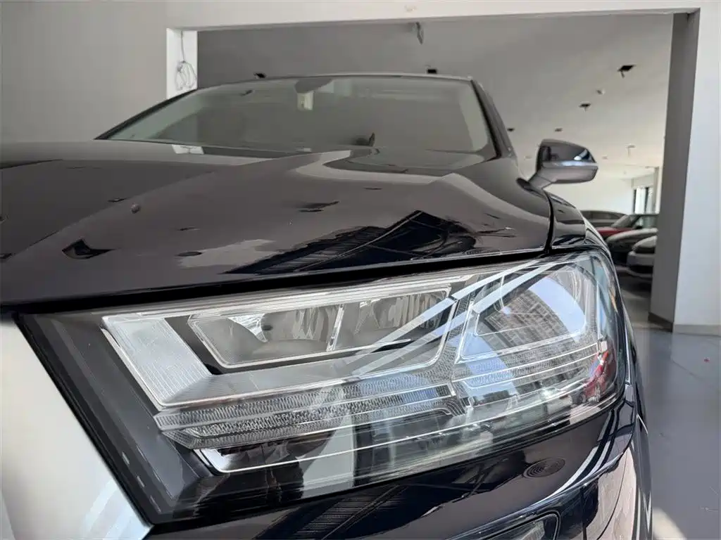 Audi Q7 — миниатюра 11