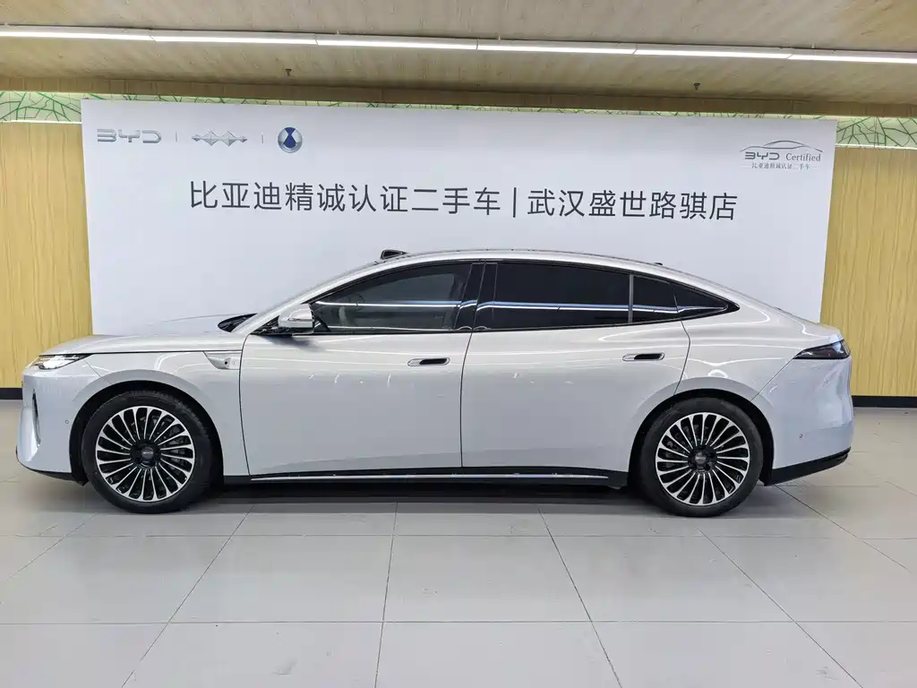 BYD 海豹08 — миниатюра 8