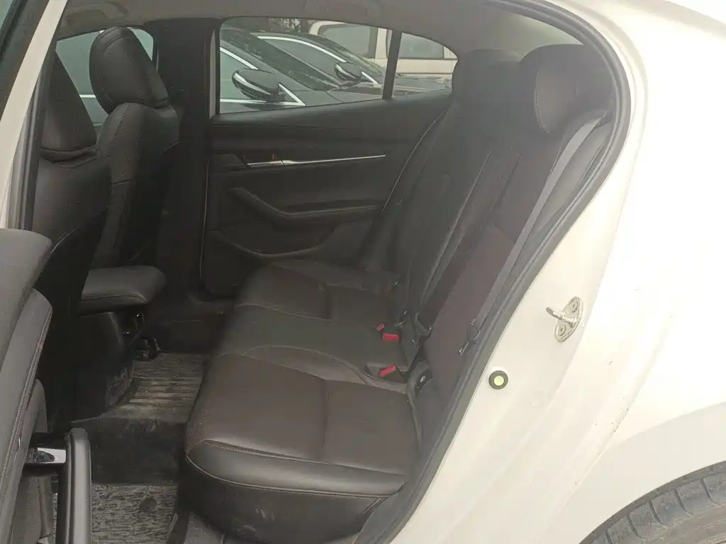 Mazda 3 Axela — миниатюра 13