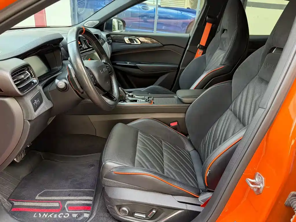 Lynk & Co 02 Hatchback — миниатюра 31