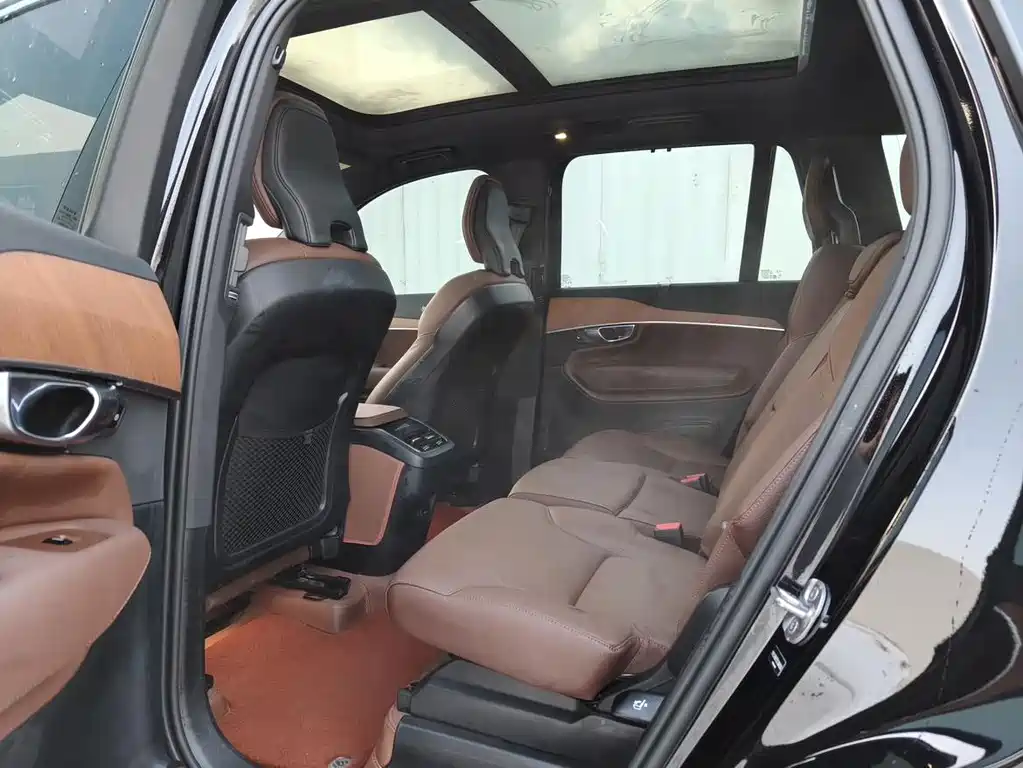 Volvo XC90 — миниатюра 6