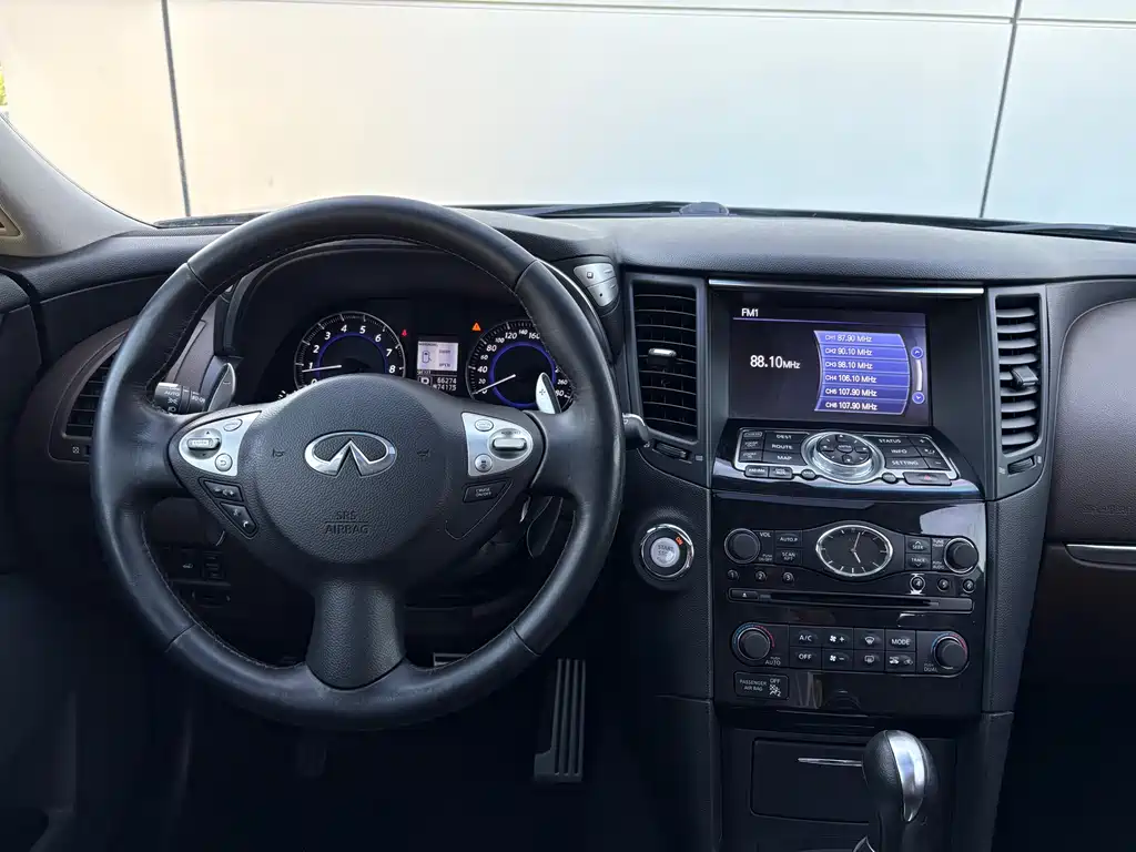 Infiniti QX70 2013 3.7L