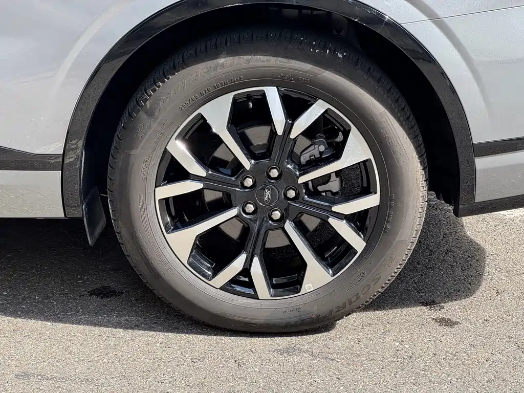 Ford Edge — миниатюра 7