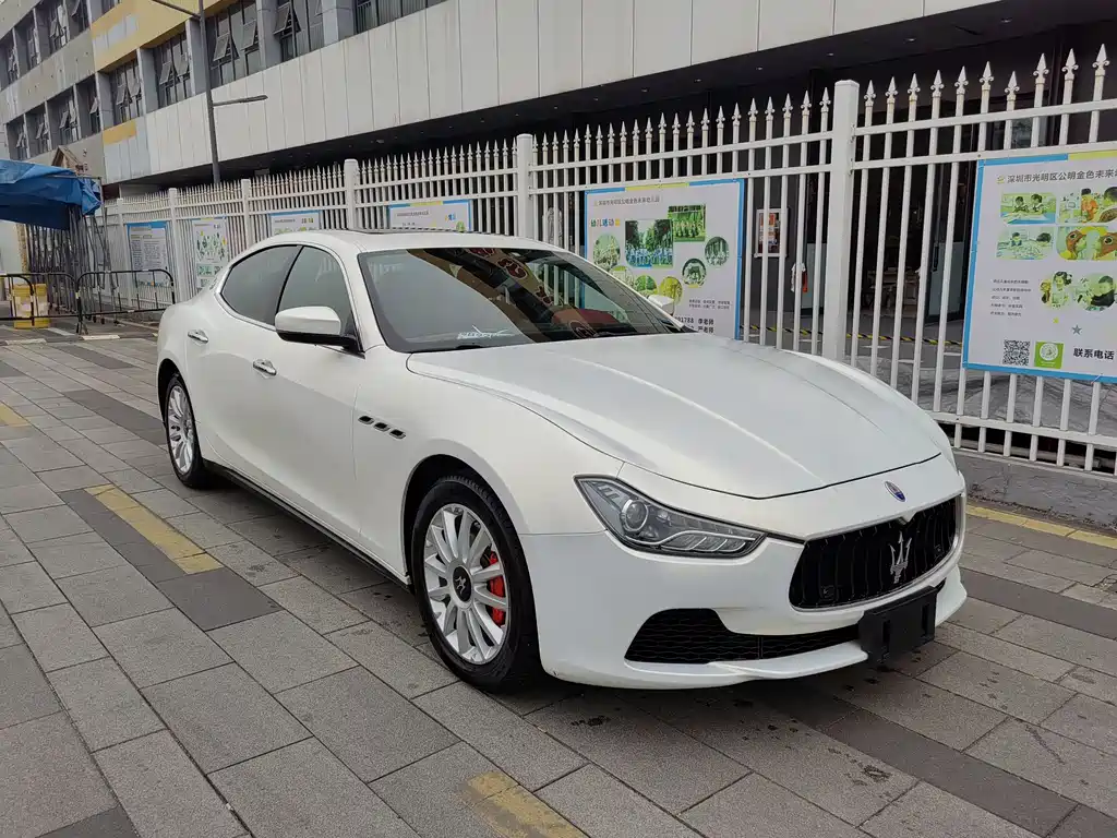 MASERATI GHIBLI