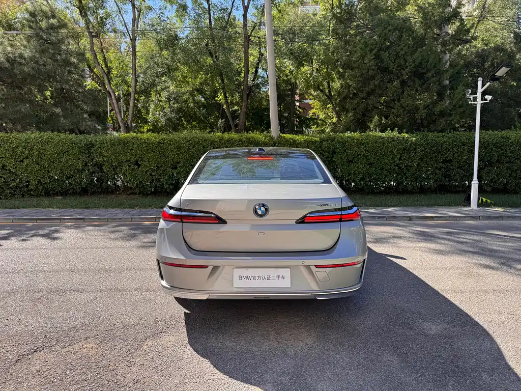 BMW i7 — миниатюра 4