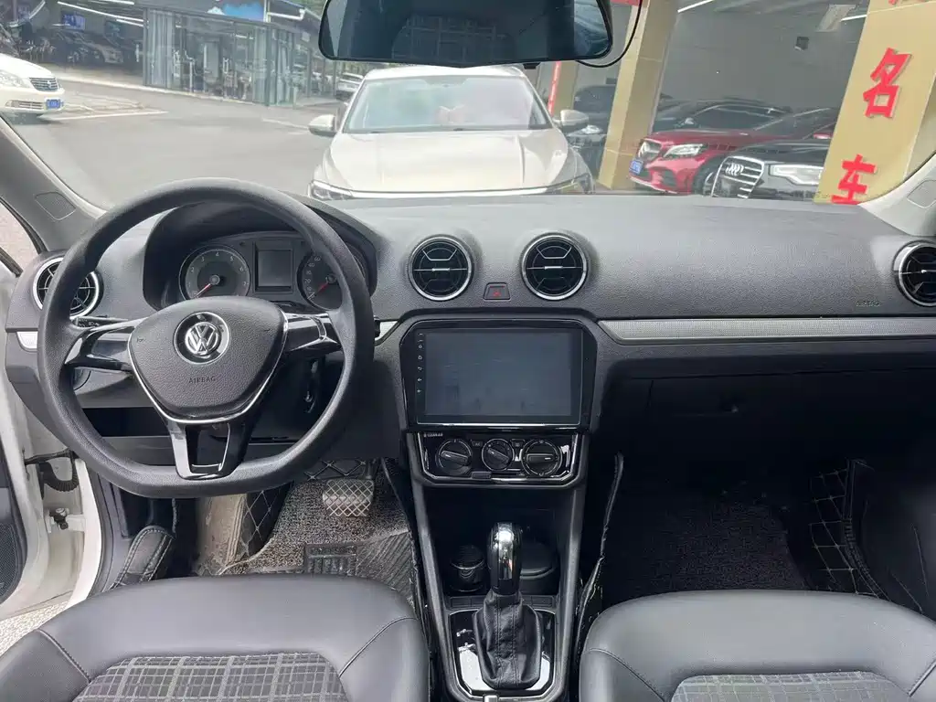 Volkswagen Jetta — миниатюра 6