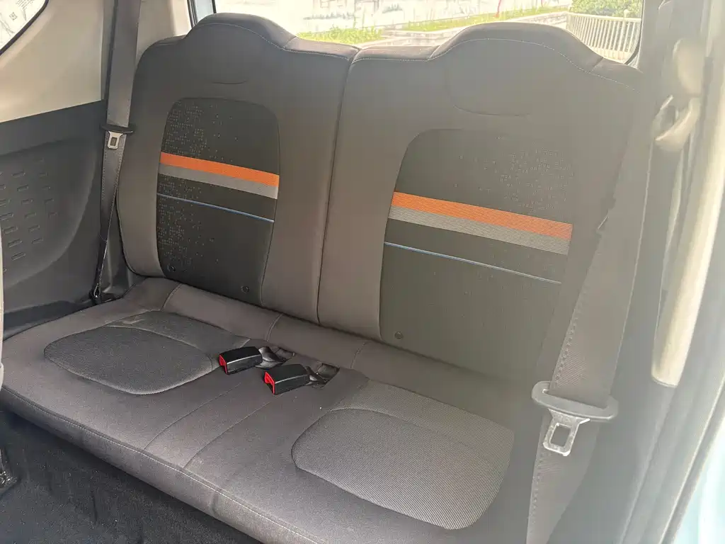 Wuling MINIEV — миниатюра 8