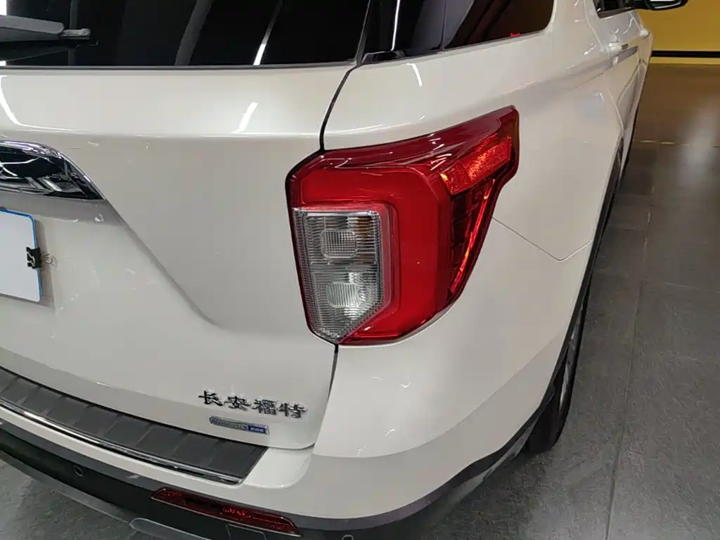 Ford Explorer — миниатюра 8