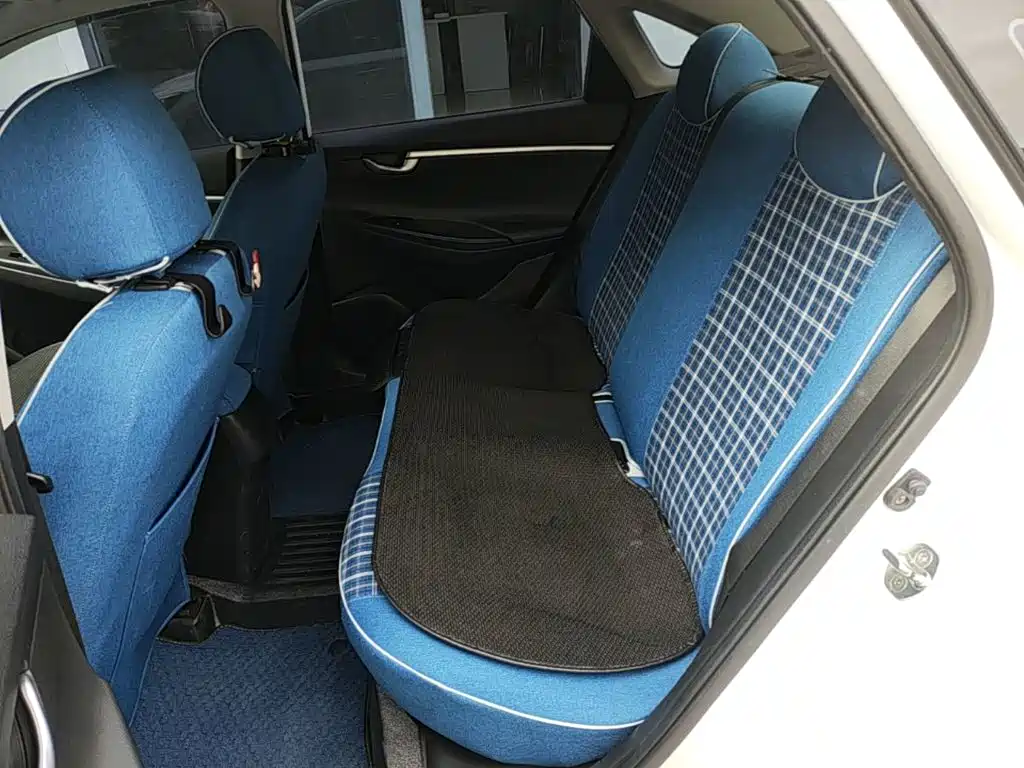 Hyundai Elantra — миниатюра 17