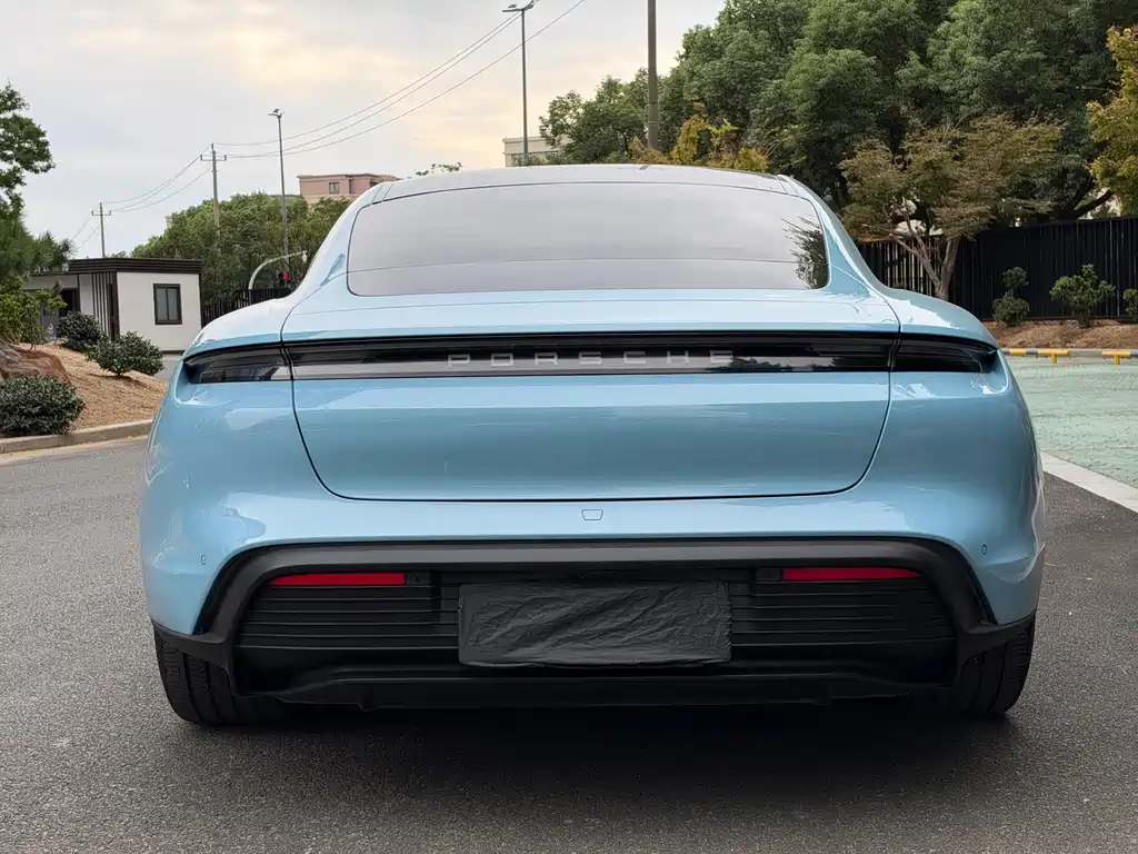 Porsche Taycan — миниатюра 17