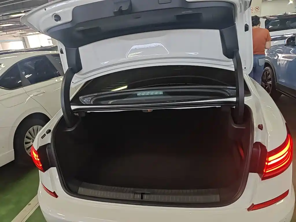 Volkswagen 帕萨特插电混动 — миниатюра 19