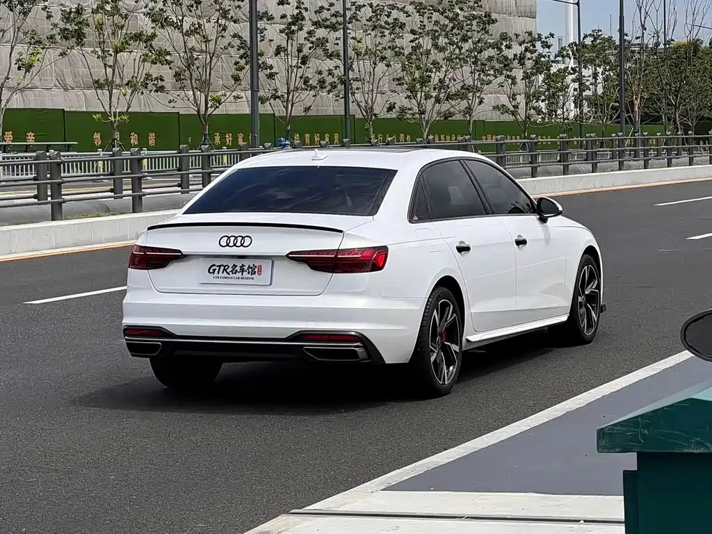 Audi A4L — миниатюра 12