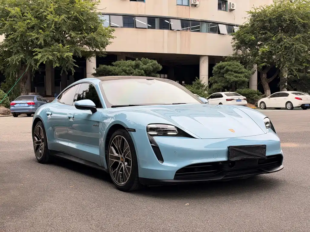 Porsche Taycan — миниатюра 3