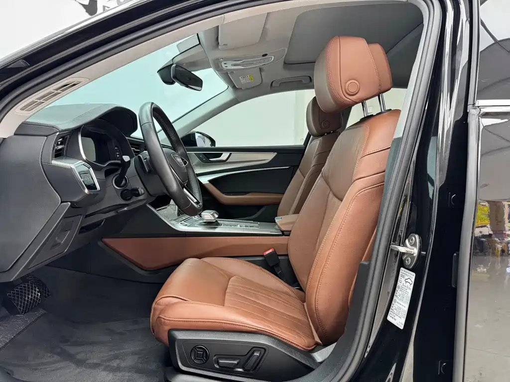 Audi A6L 2022 40 TFSI Luxury
