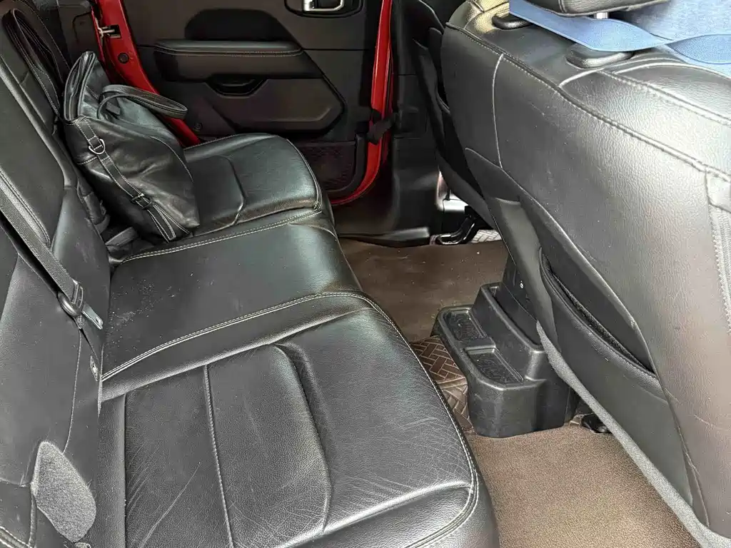 Jeep Wrangler — миниатюра 7