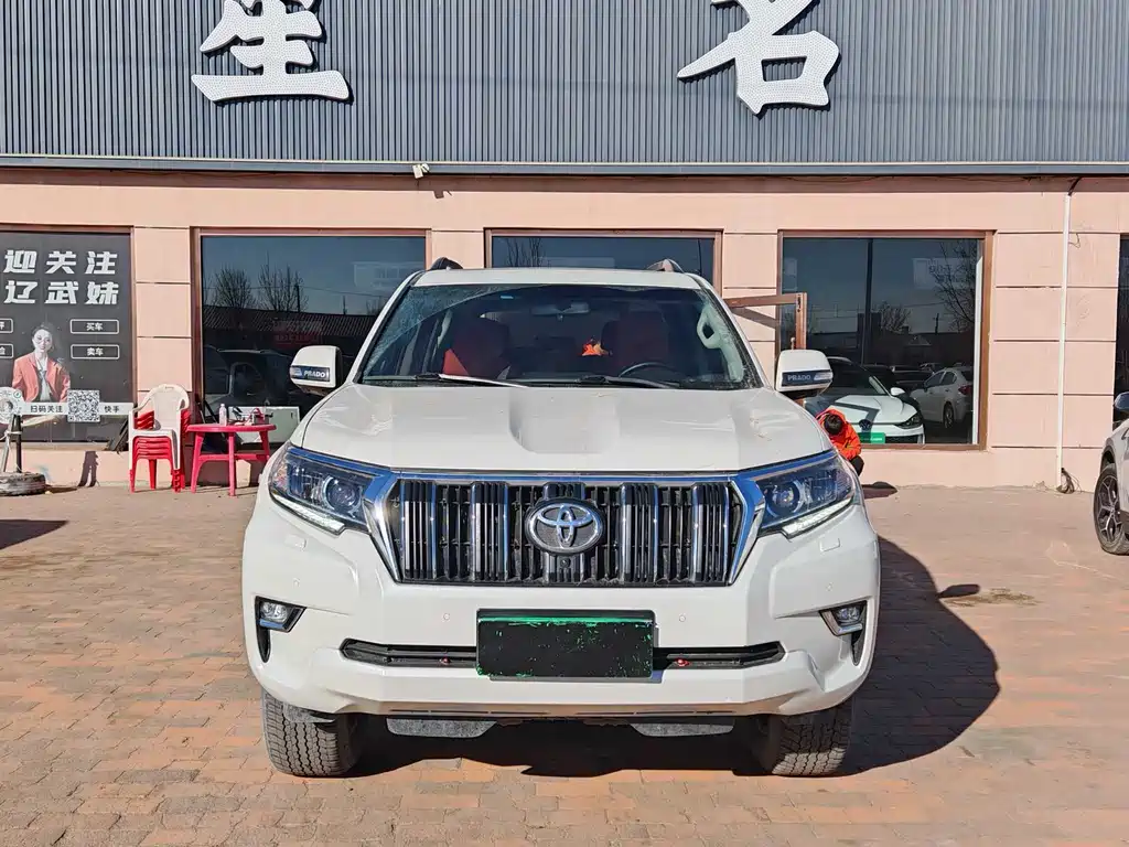 TOYOTA PRADO