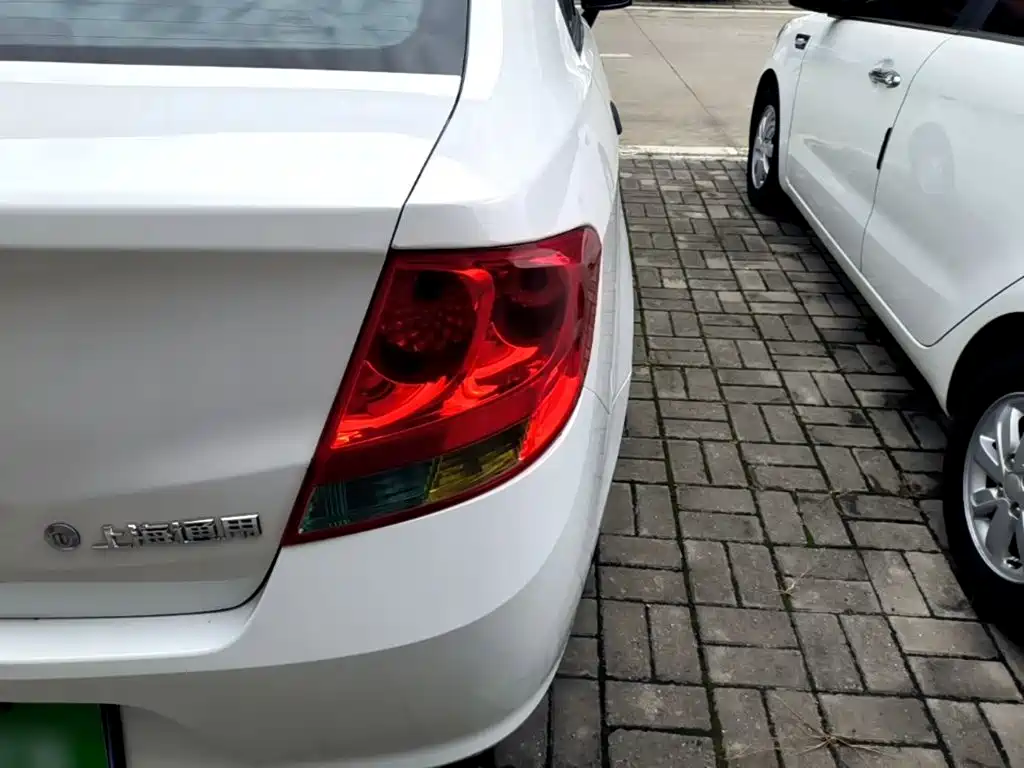 Chevrolet Sail — миниатюра 8