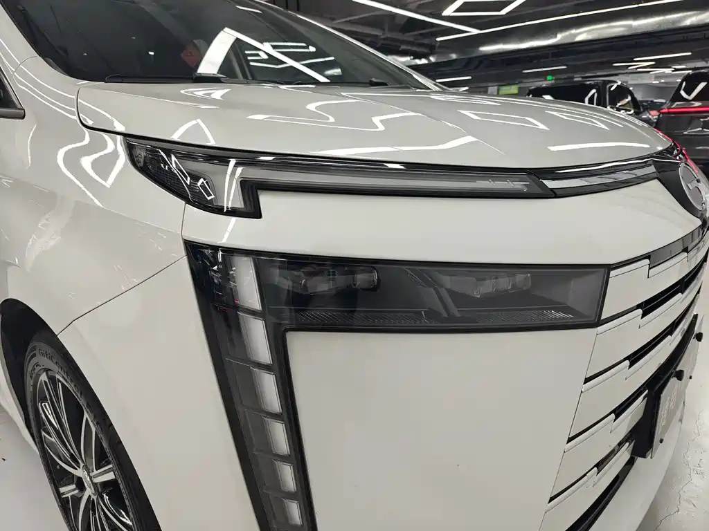 GAC Motor Trumpchi E8 PHEV — миниатюра 6