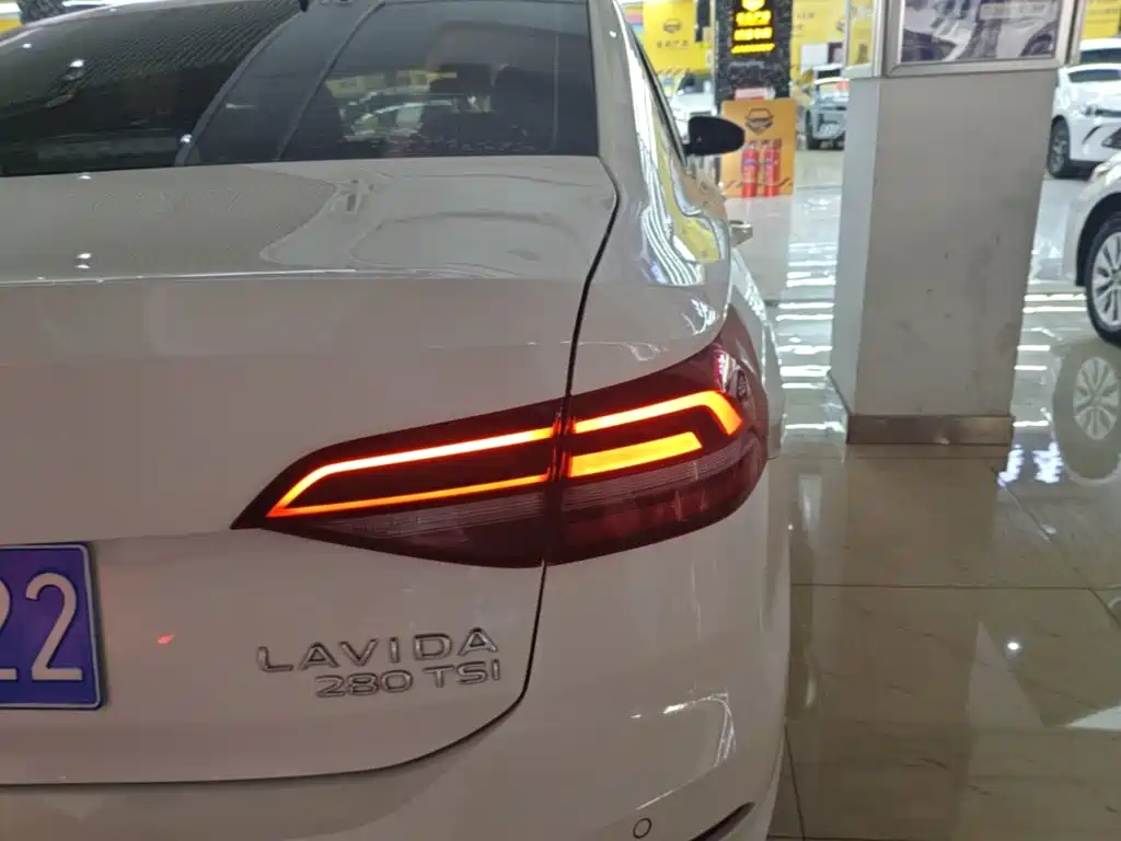 Volkswagen Lavida — миниатюра 8