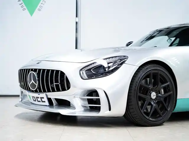 MERCEDES-BENZ AMG GT 2019